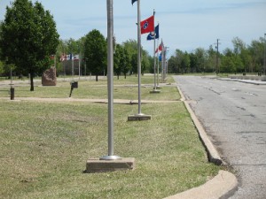 boulevardwithflags